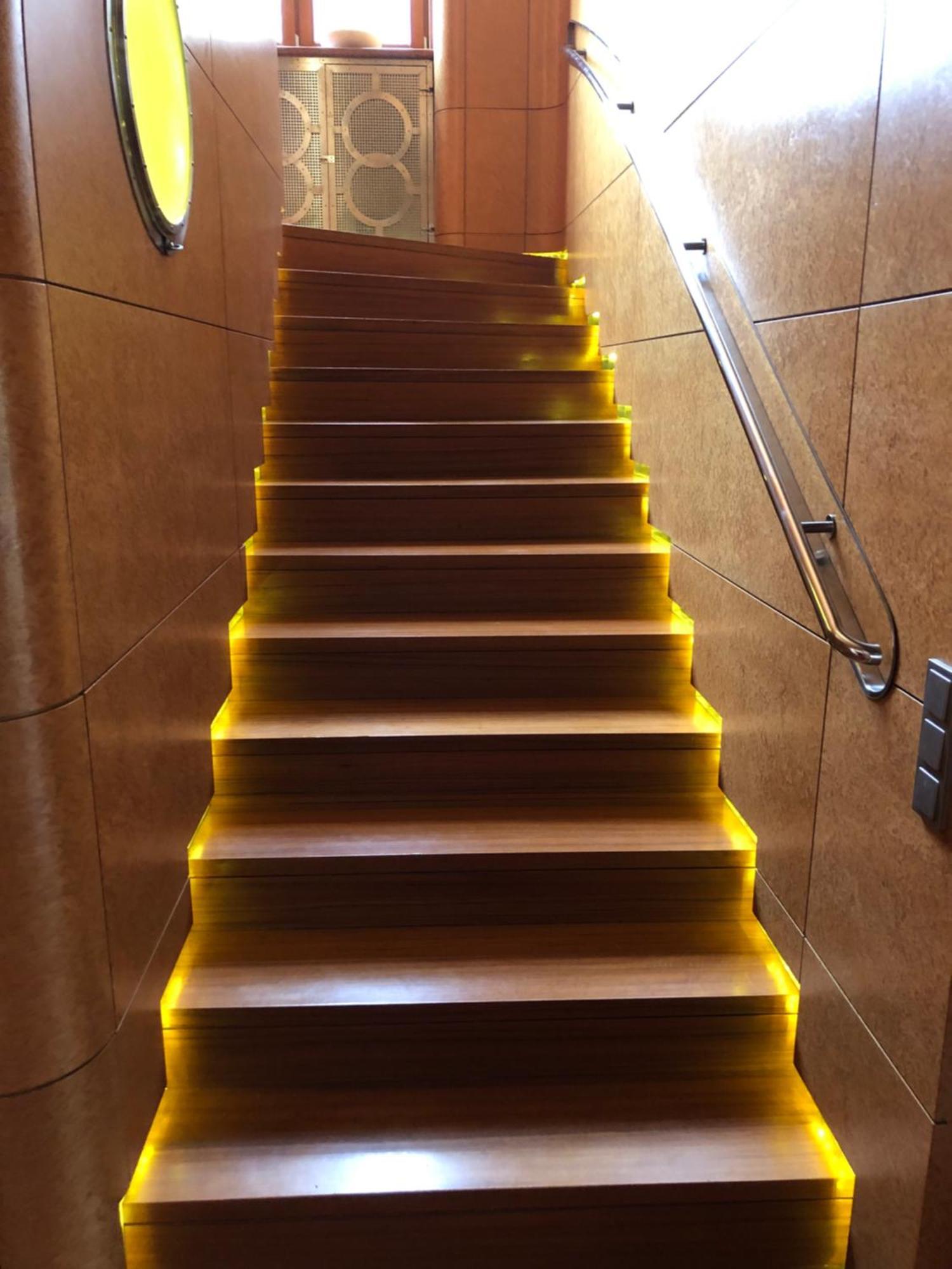 Huge Luxury Villa, 6 Beds And Baths, Terraces, Double Garage Praga