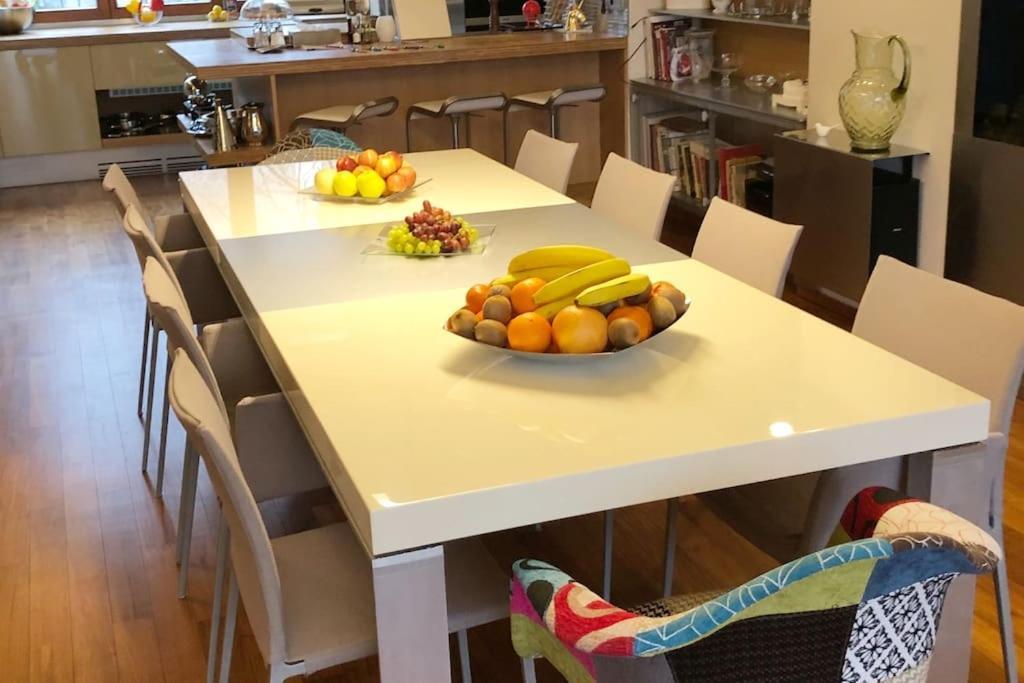 Huge Luxury Villa, 6 Beds And Baths, Terraces, Double Garage Praga